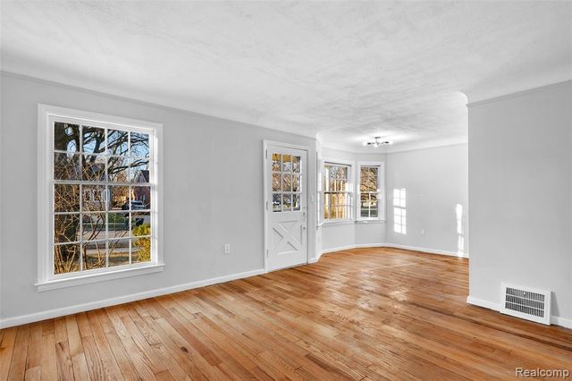 414 Aqua Court, Royal Oak, MI 48073