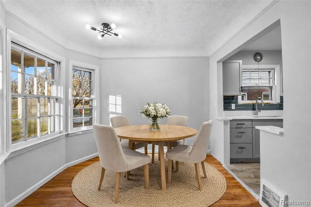 414 Aqua Court, Royal Oak, MI 48073