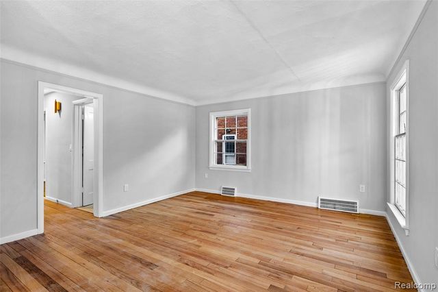 414 Aqua Court, Royal Oak, MI 48073