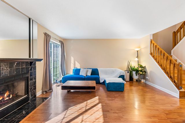 737 W Happfield Drive, Arlington Heights, IL 60004