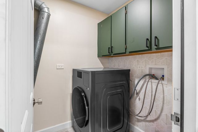 737 W Happfield Drive, Arlington Heights, IL 60004