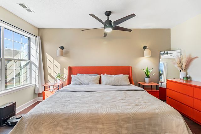 737 W Happfield Drive, Arlington Heights, IL 60004