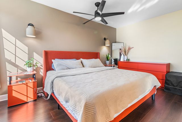 737 W Happfield Drive, Arlington Heights, IL 60004