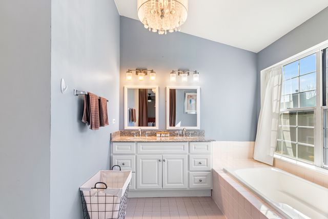 737 W Happfield Drive, Arlington Heights, IL 60004