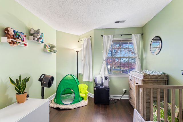 737 W Happfield Drive, Arlington Heights, IL 60004