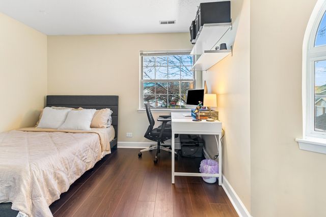 737 W Happfield Drive, Arlington Heights, IL 60004