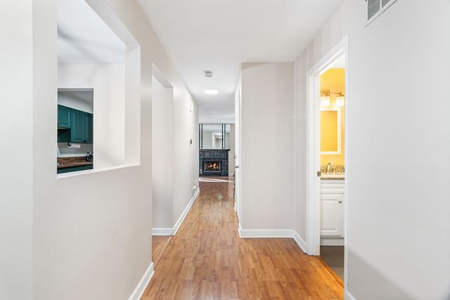 737 W Happfield Drive, Arlington Heights, IL 60004