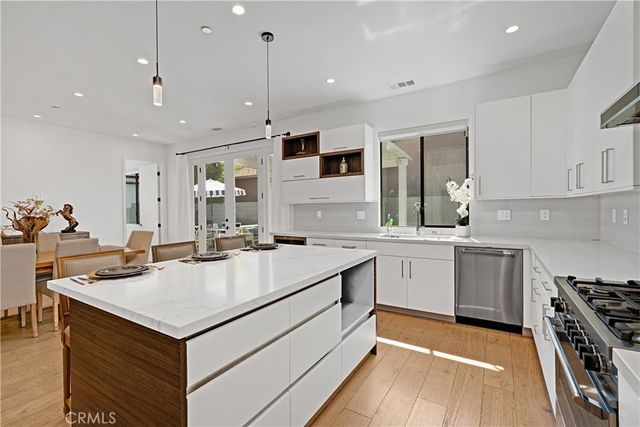 17812 Bromley Court, Encino, CA 91316