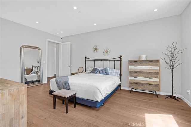 17812 Bromley Court, Encino, CA 91316