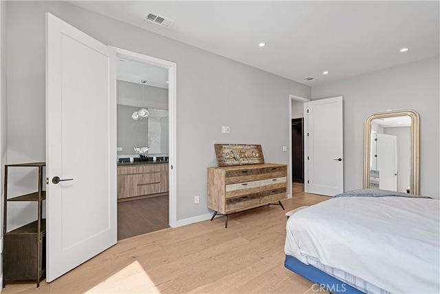 17812 Bromley Court, Encino, CA 91316