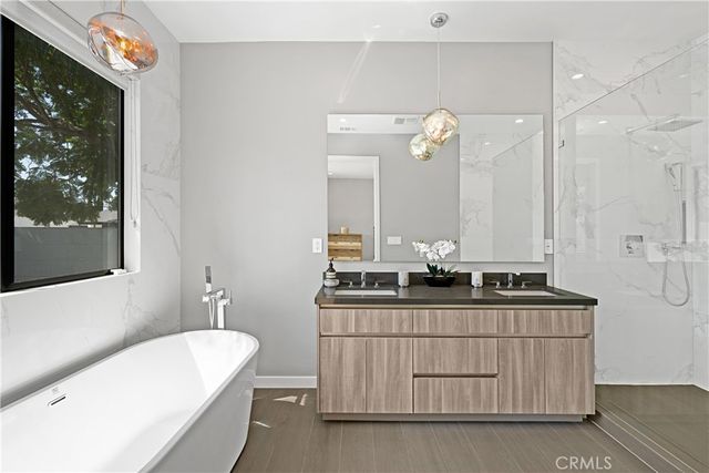 17812 Bromley Court, Encino, CA 91316