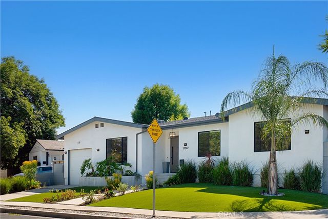 17812 Bromley Court, Encino, CA 91316
