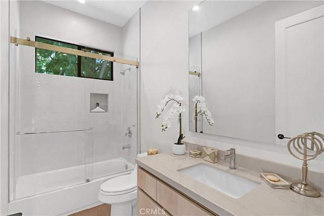 17812 Bromley Court, Encino, CA 91316