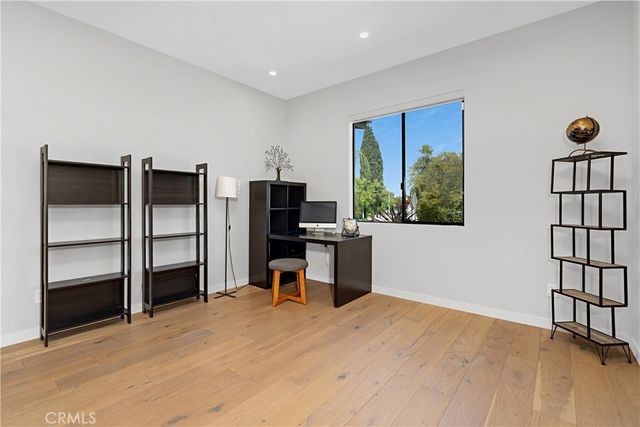 17812 Bromley Court, Encino, CA 91316