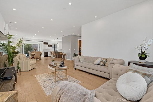 17812 Bromley Court, Encino, CA 91316