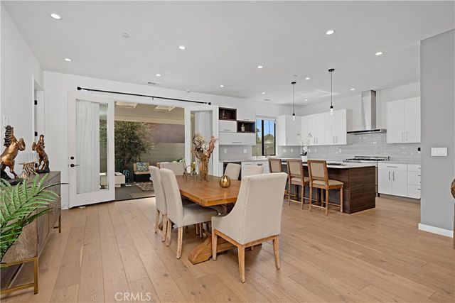 17812 Bromley Court, Encino, CA 91316