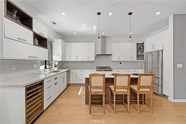 17812 Bromley Court, Encino, CA 91316