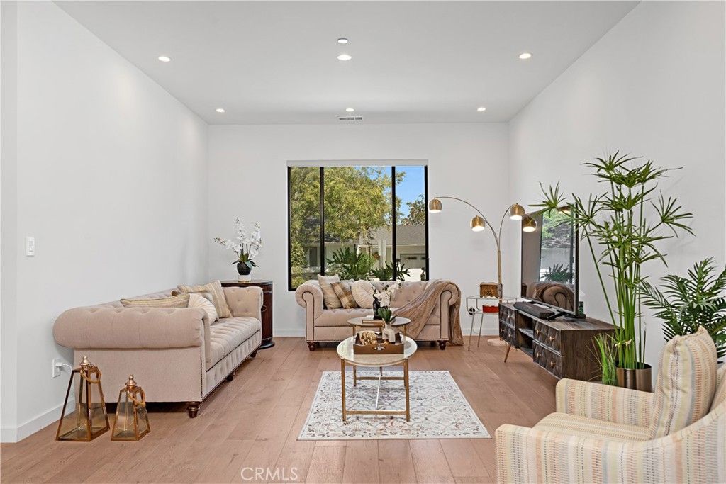 17812 Bromley Court, Encino, CA 91316 — photo 4