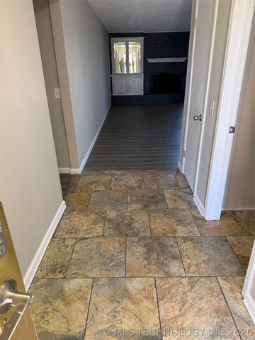 7065 E 52nd Street, Tulsa, OK 74145