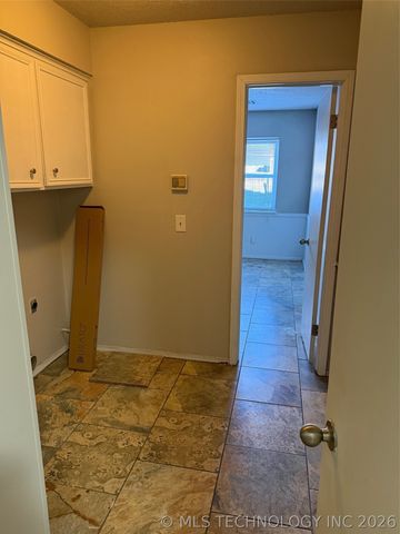 7065 E 52nd Street, Tulsa, OK 74145