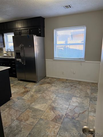 7065 E 52nd Street, Tulsa, OK 74145