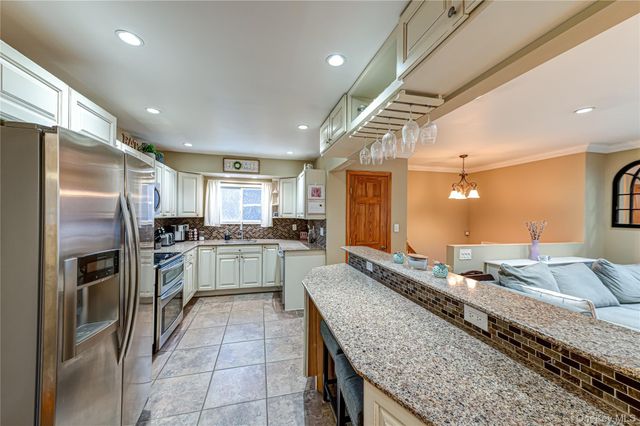 345 Collington Drive, Ronkonkoma, NY 11779