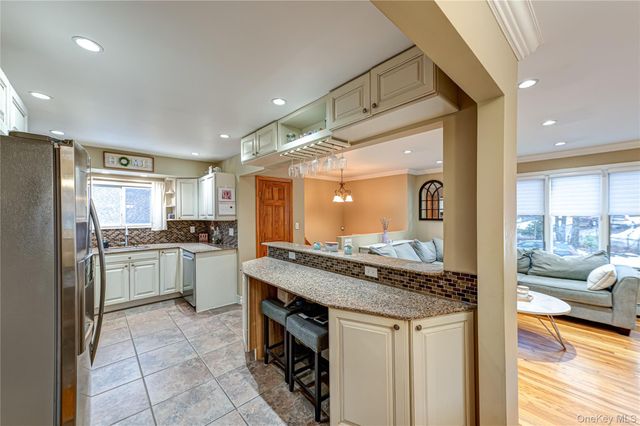 345 Collington Drive, Ronkonkoma, NY 11779