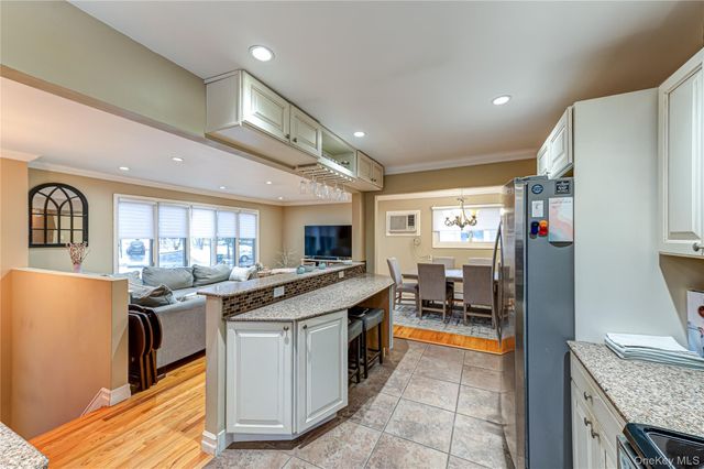 345 Collington Drive, Ronkonkoma, NY 11779