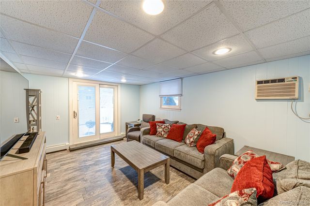 345 Collington Drive, Ronkonkoma, NY 11779