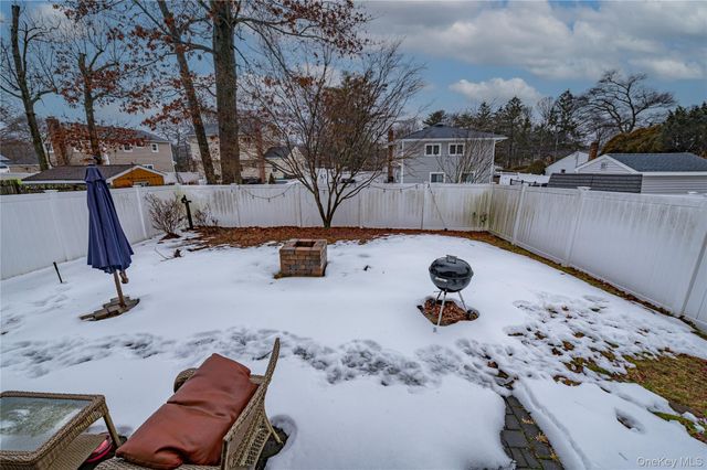 345 Collington Drive, Ronkonkoma, NY 11779