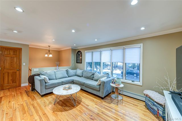 345 Collington Drive, Ronkonkoma, NY 11779