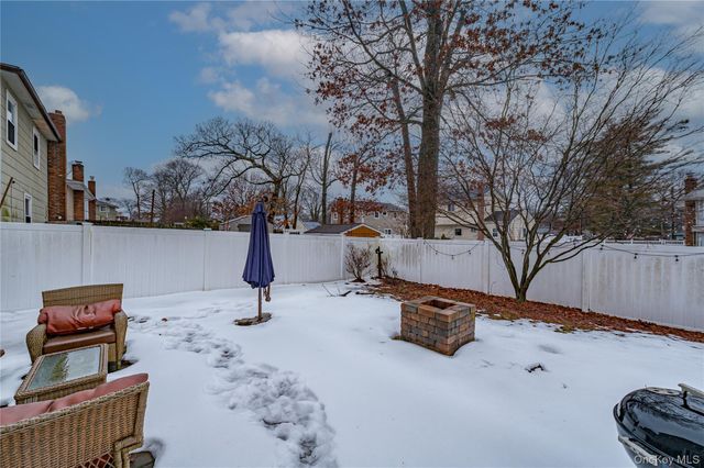 345 Collington Drive, Ronkonkoma, NY 11779