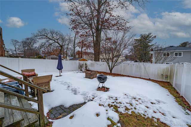 345 Collington Drive, Ronkonkoma, NY 11779