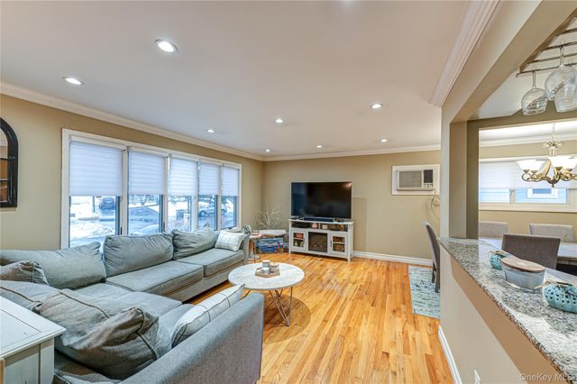 345 Collington Drive, Ronkonkoma, NY 11779