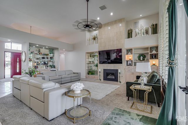 2205 Nantes Way, Bakersfield, CA 93311