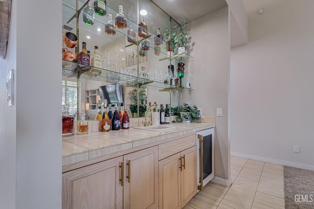 2205 Nantes Way, Bakersfield, CA 93311