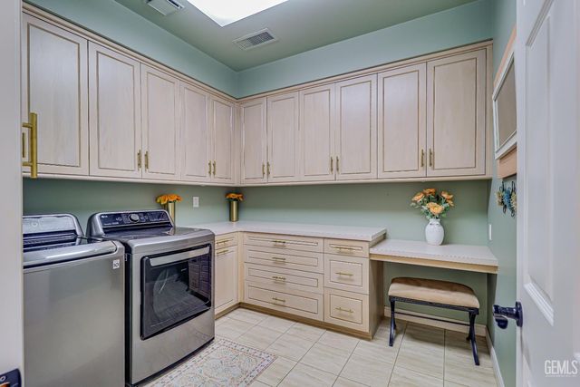 2205 Nantes Way, Bakersfield, CA 93311