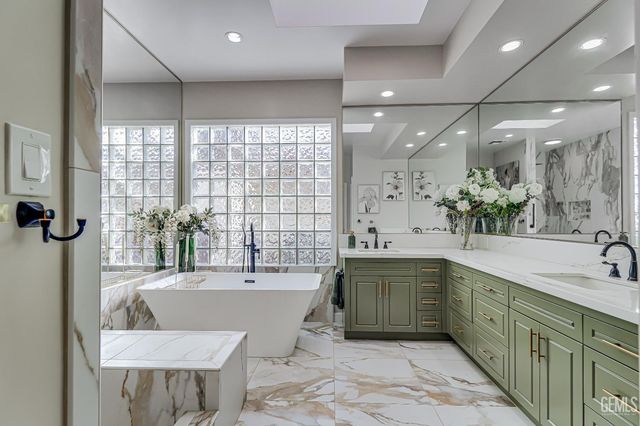 2205 Nantes Way, Bakersfield, CA 93311