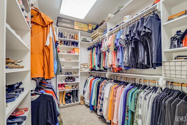 2205 Nantes Way, Bakersfield, CA 93311