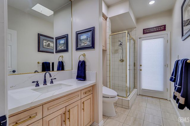 2205 Nantes Way, Bakersfield, CA 93311