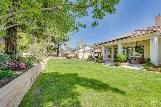 2205 Nantes Way, Bakersfield, CA 93311