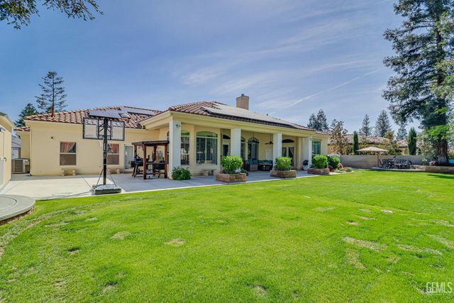 2205 Nantes Way, Bakersfield, CA 93311