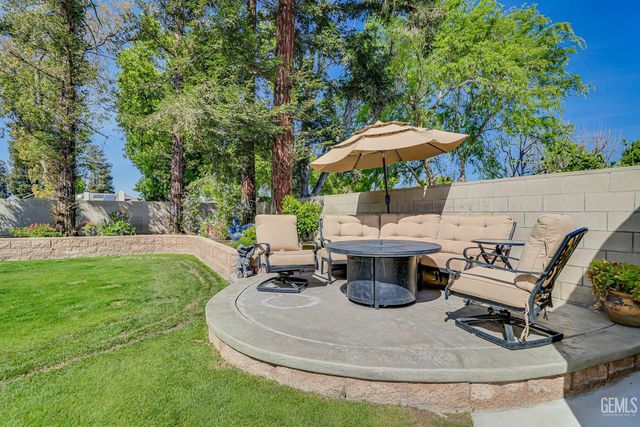 2205 Nantes Way, Bakersfield, CA 93311