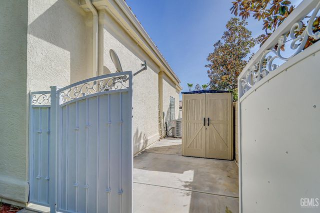 2205 Nantes Way, Bakersfield, CA 93311