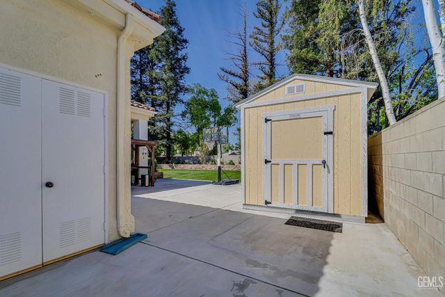 2205 Nantes Way, Bakersfield, CA 93311