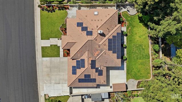 2205 Nantes Way, Bakersfield, CA 93311