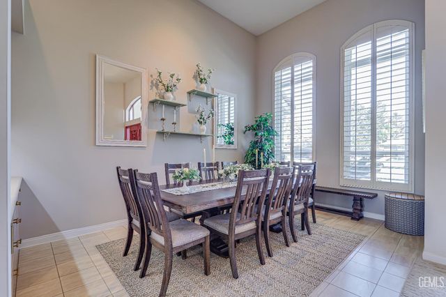 2205 Nantes Way, Bakersfield, CA 93311