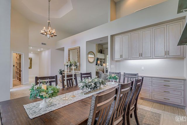 2205 Nantes Way, Bakersfield, CA 93311