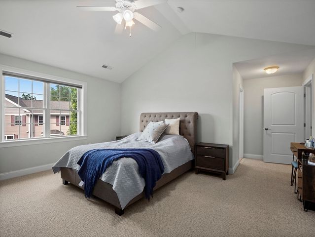262 Winn Street B, Burlington, MA 01803