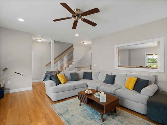 262 Winn Street B, Burlington, MA 01803